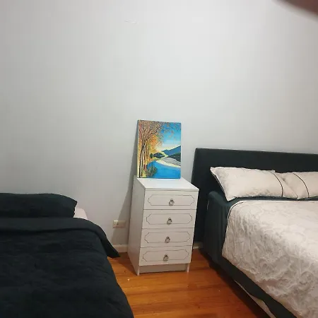 Homestay Near Dandenong Plaza Exterior photo